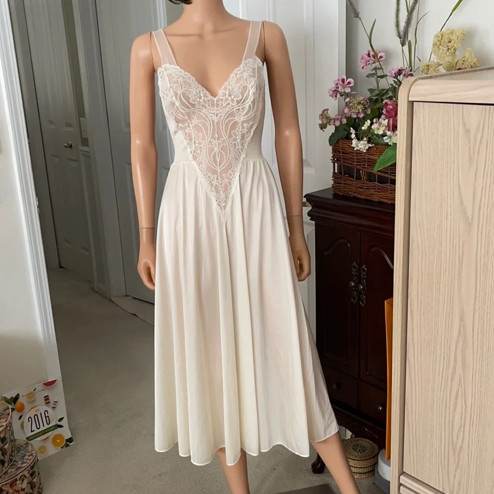 Vintage 1970s Olga Cream Lace Midi Slip Gown Full Sweep Size M
